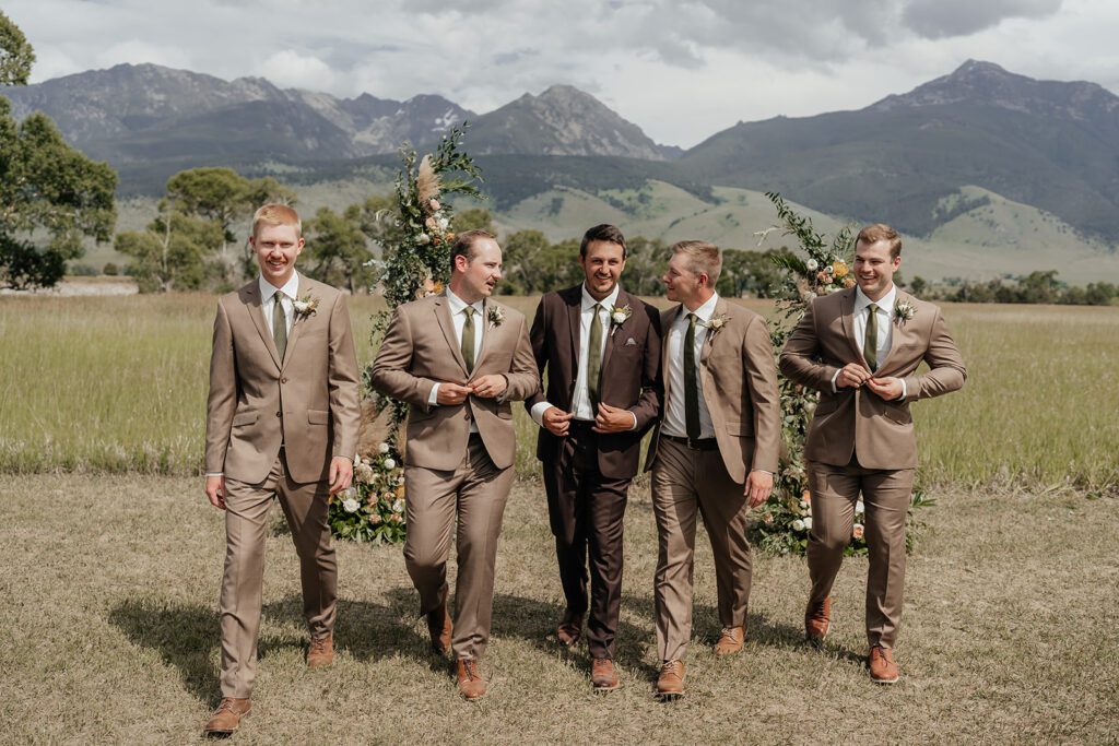 Montana intimate wedding and elopement photographer Sydney Breann Photography