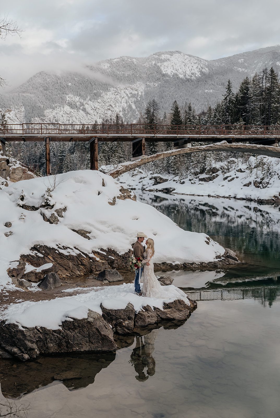 Winter elopement in Northwest Montana