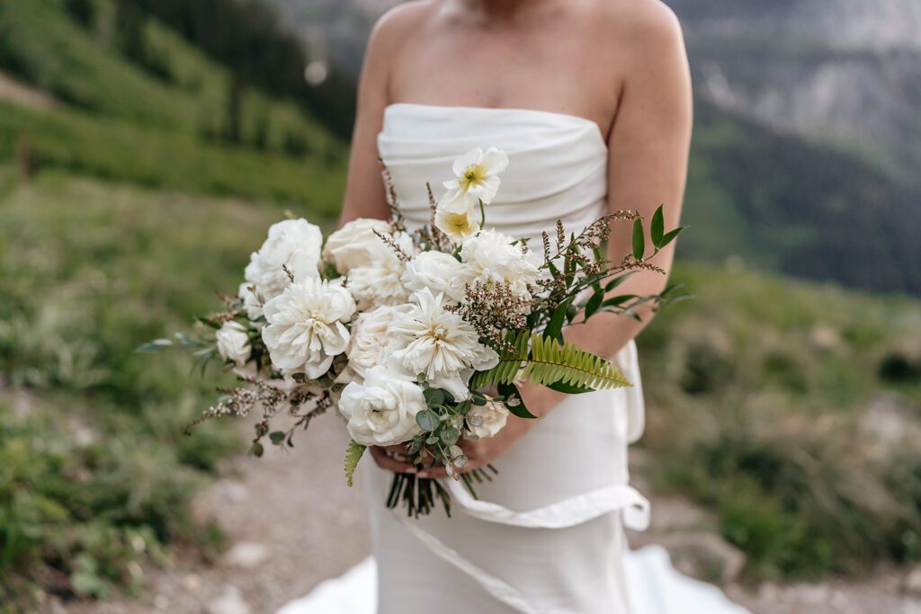 Mountain elopement bridal bouquet