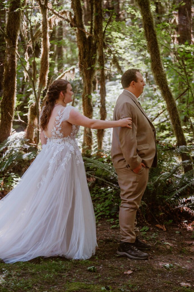 Romantic first look in the Pacific Northwest - real wedding moments