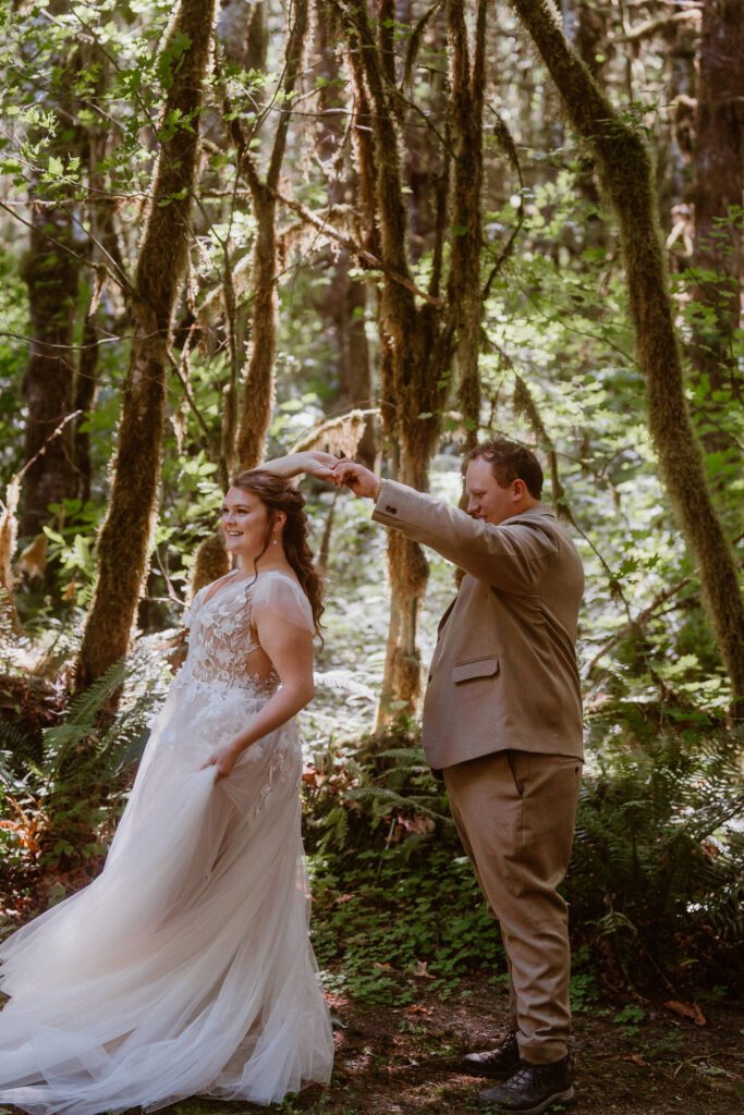 Romantic first look in the Pacific Northwest - real wedding moments