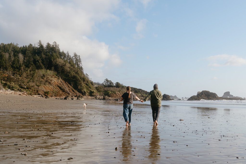 Self-timer couples photos at Indian Beach on the Oregon Coast