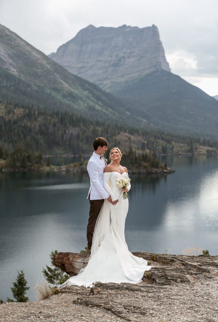 Sun Point wedding ceremony, photographed by Sydney Breann Photography